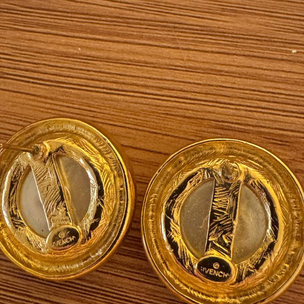 Givenchy Pearl Button Earrings - image 7